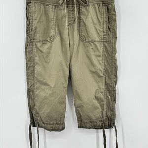 Abercrombie & Fitch Olive Green Cargo Capris, Small